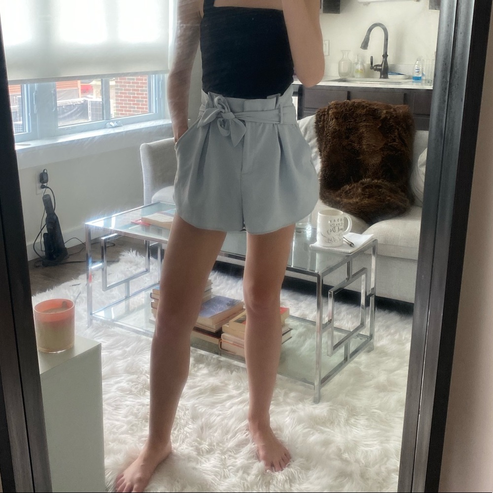 Tie blue shorts!